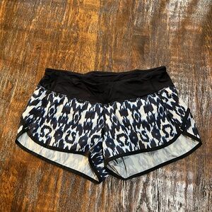Lululemon Shorts Size 6